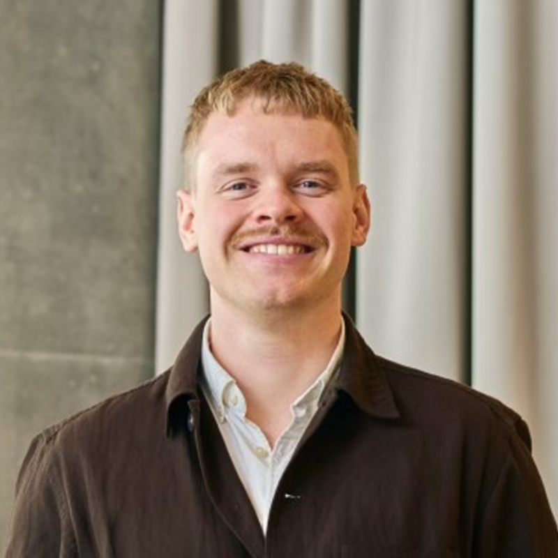 Max G.